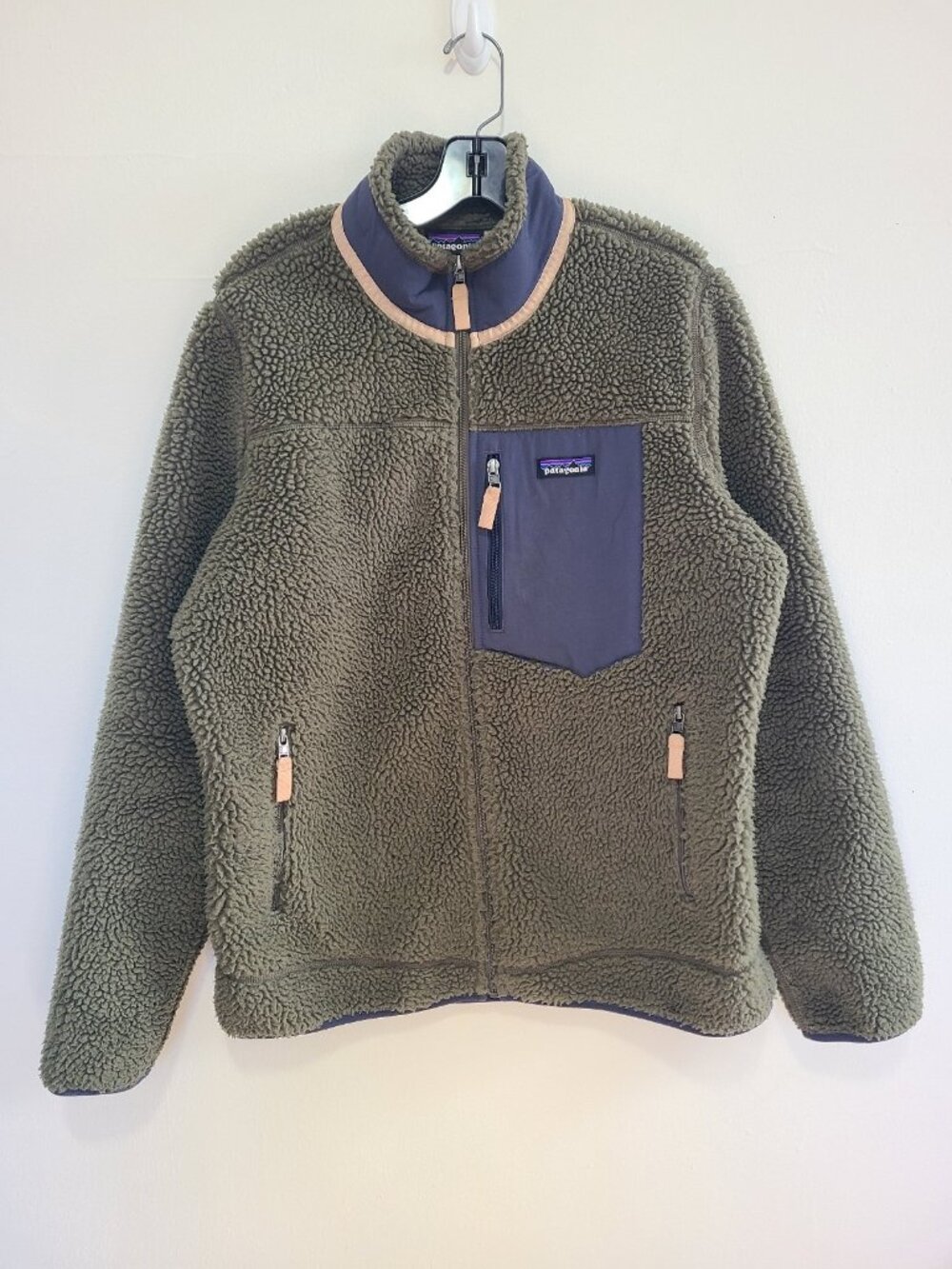 Patagonia Women's Classic Retro-X® Jacket olive green size L